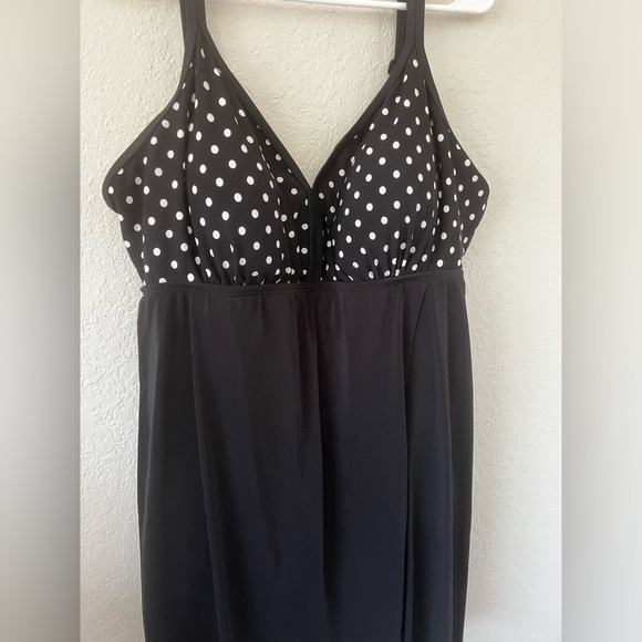 Swim skirt/skort/dress size 18, black with white polkadots. - Picture 1 of 9